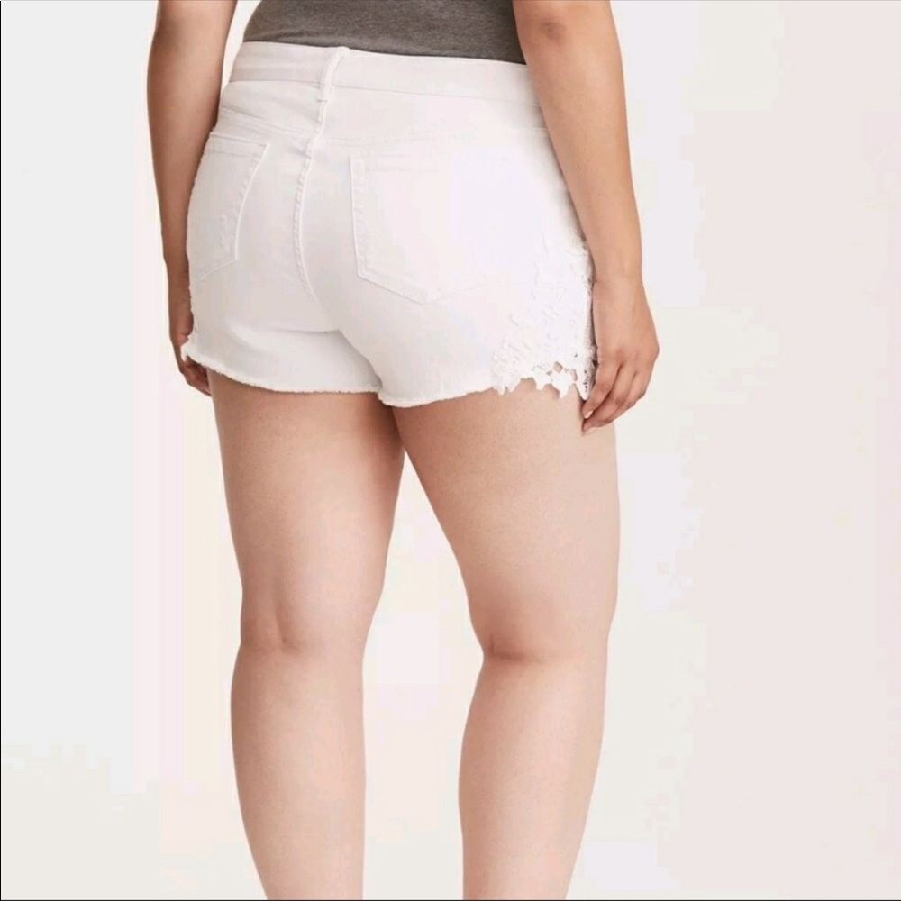 Torrid White Denim Lace Appliqué Jean Shorts - Picture 2 of 10